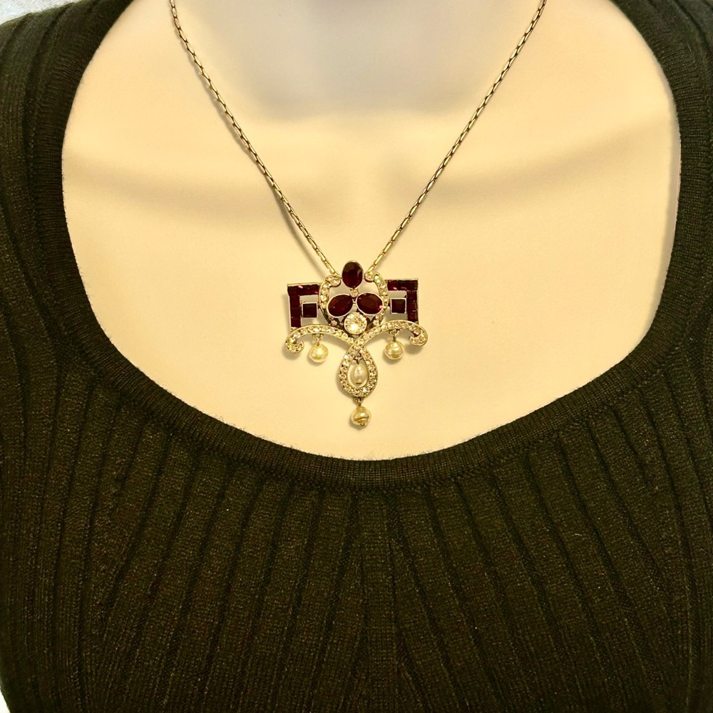 Sweet Romance Trefoil Garnet Lavaliere Pin/Pendant w/ Chain - Picture 6 of 6